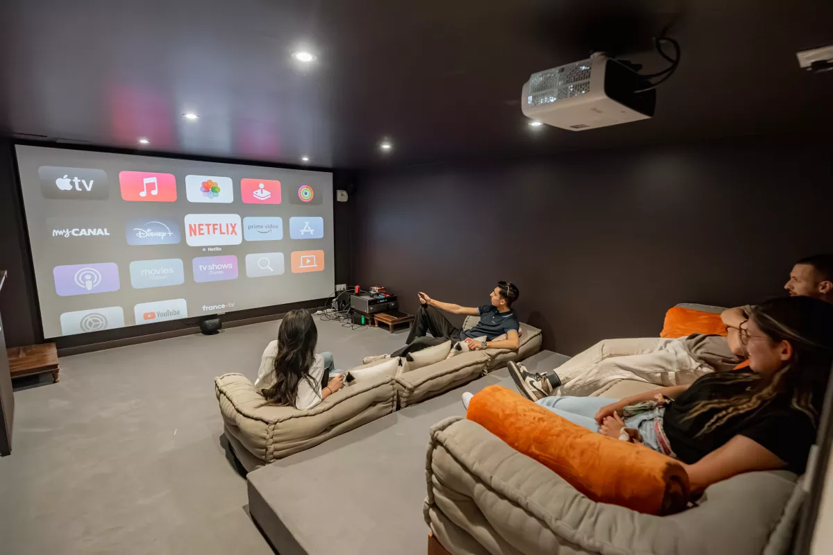 Casas Young Professionals