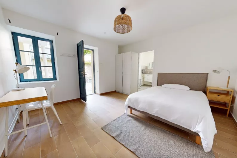 Category "Gamma": Large rooms with private bathroom and toilet (Rooms:  : C, D, E, H, I, L, N & O)