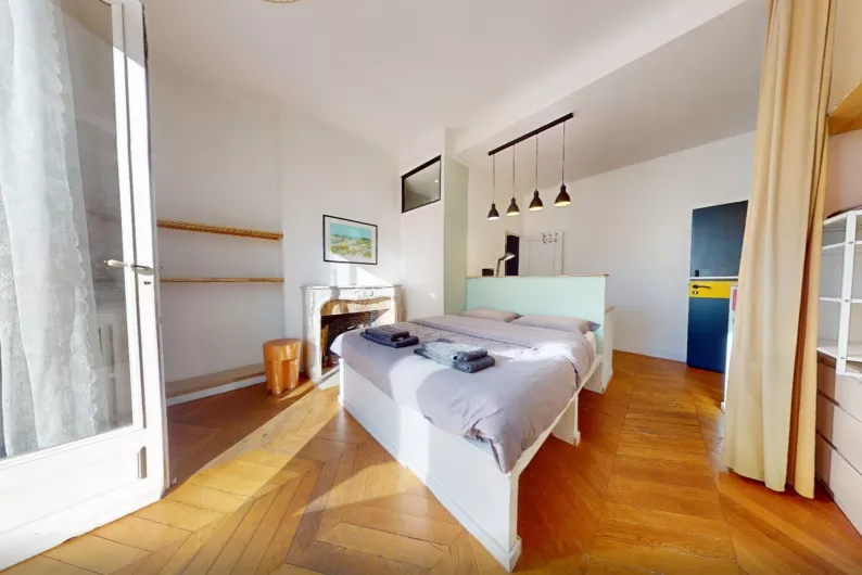 Category "Gamma" : Large rooms with private bathroom and toilet (A, B, C, D, E, F, G, I, J, K, L, N)