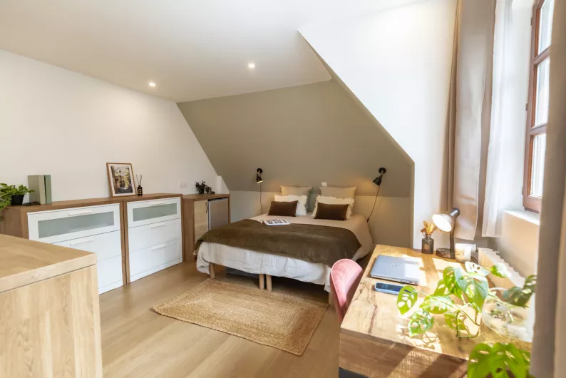 Bedroom E & F